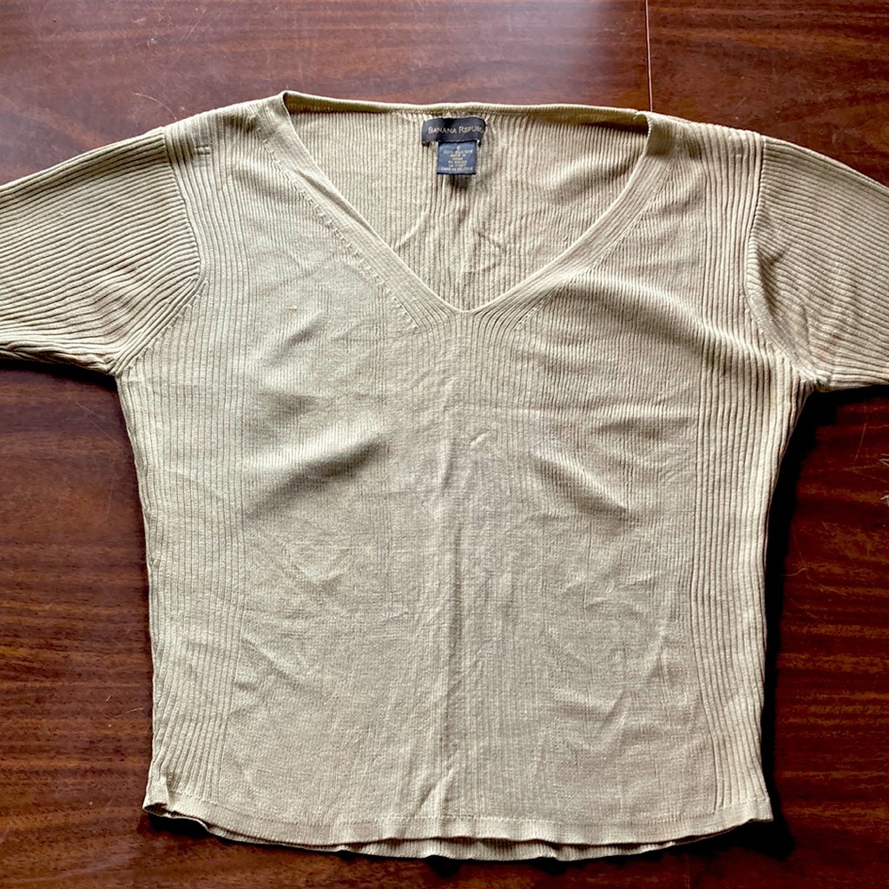 Banana Republic Tan 100% Silk Sweater Set, Size S.  Beautifully handcrafted.